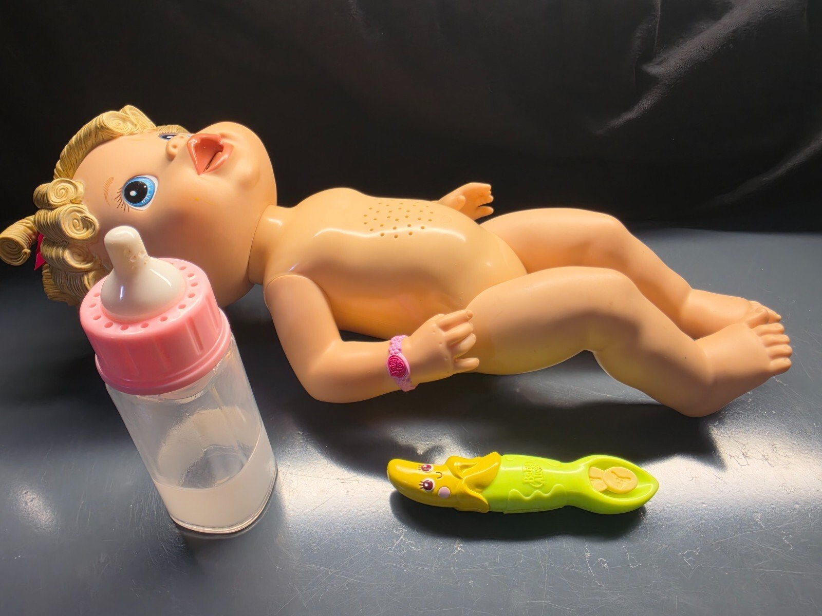 Hasbro Working Baby Alive Baby All Gone Talking Doll With Banana Spoon Bottle - Image 4